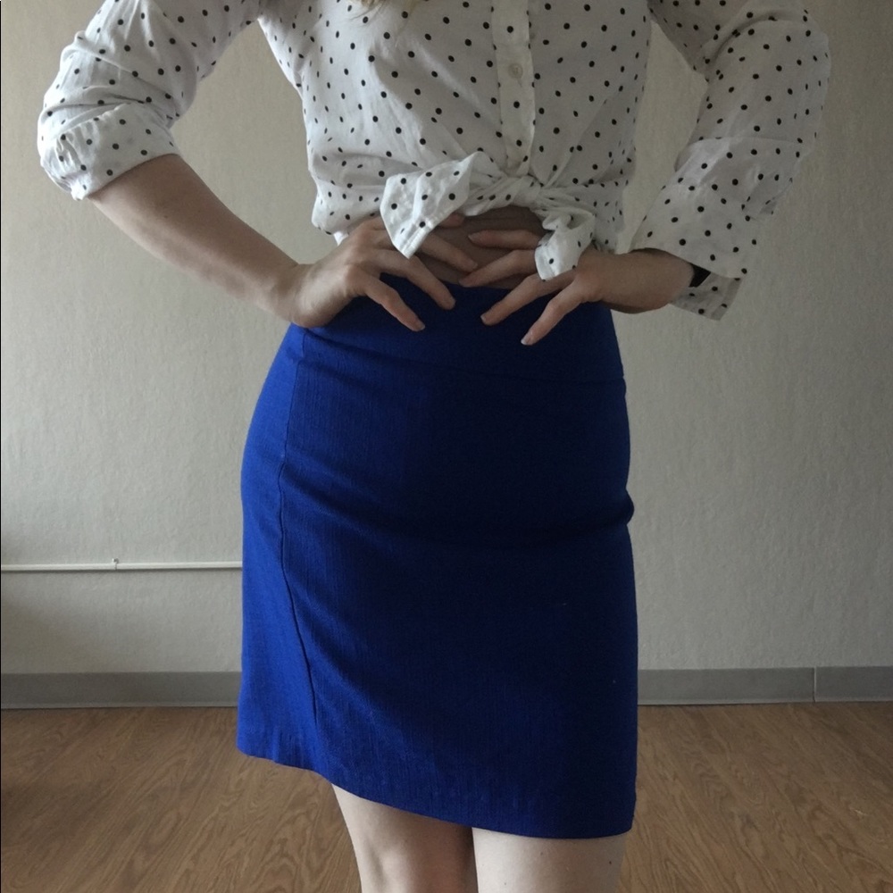 The limited deep blue skirt - Picture 2 of 7